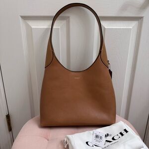 Coach Brooklyn 28 in Honey Brown